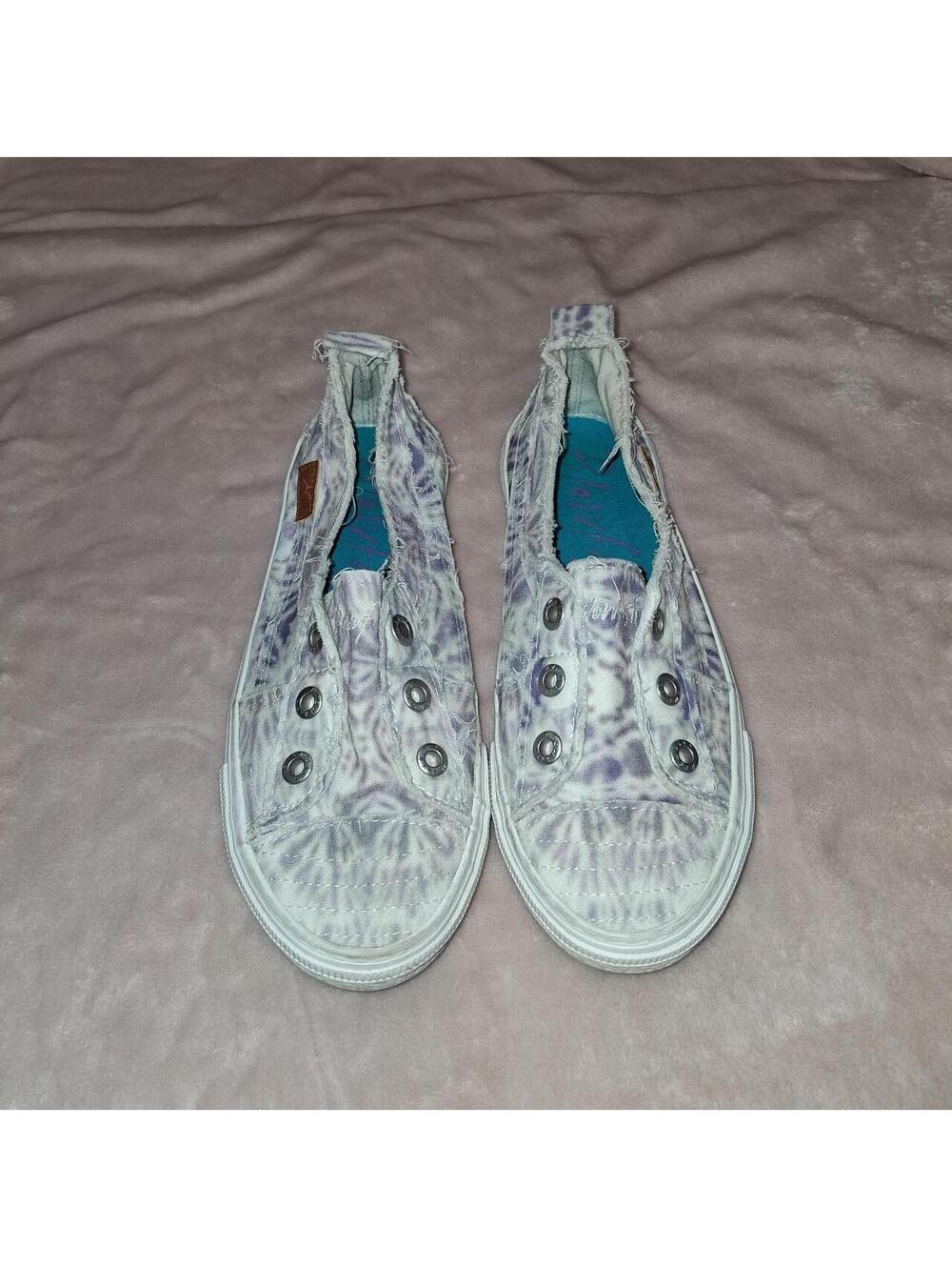Blowfish Women's White and Purple slip on shoes 8
